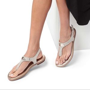 michael michael kors mk plate flat thong sandals